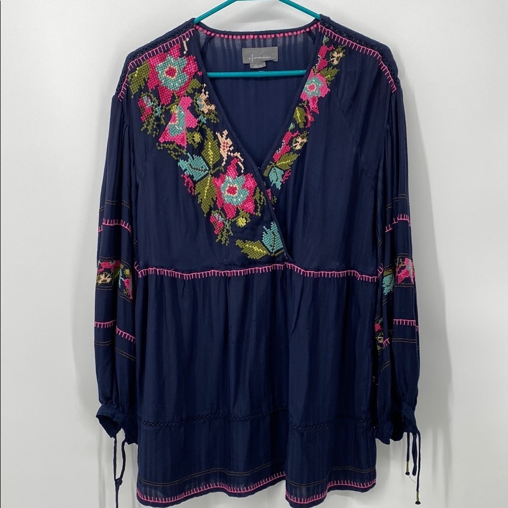 Anthropologie Embroidered Surplice Tunic Blouse Size Medium Boho Festival - Picture 3 of 16